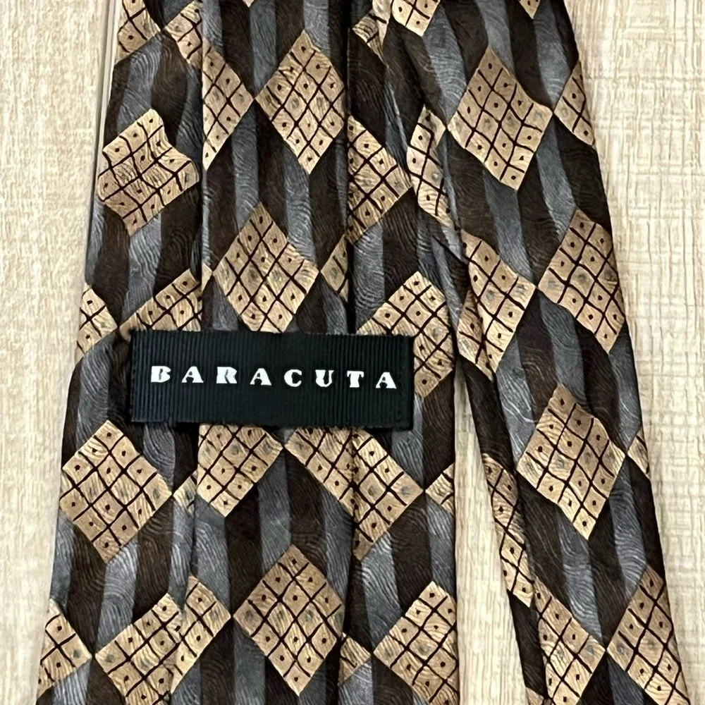 Baracuta Men's Dark Chocolate Brown and Gold Patterned 100% Silk Tie